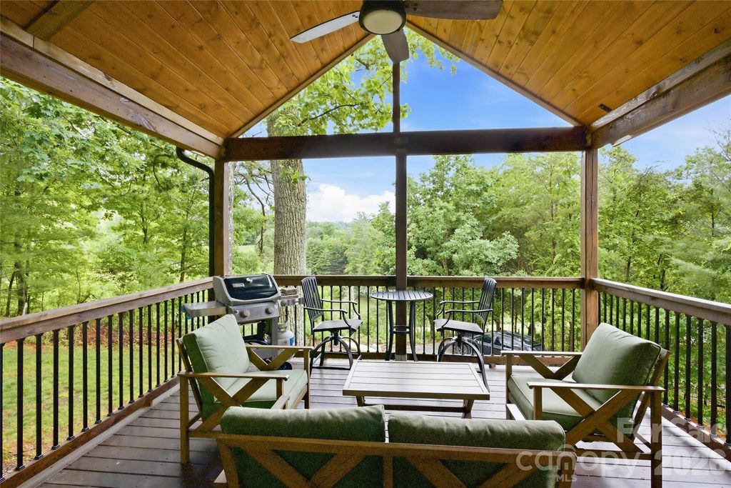211 Wimbledon Court, Leicester, NC 28748