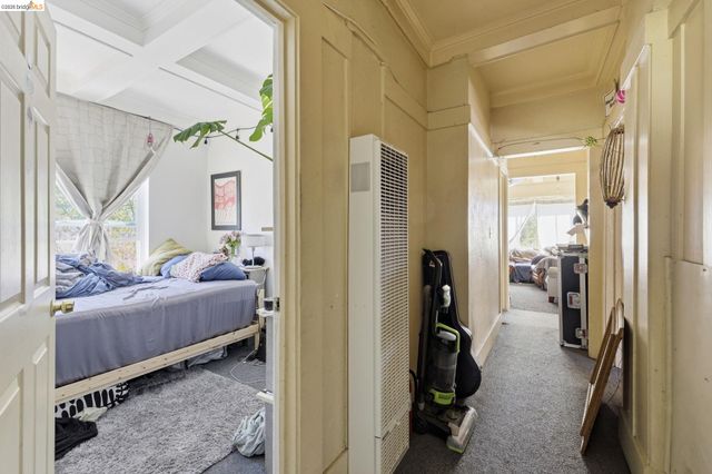 1102 10Th St, Oakland, CA 94607