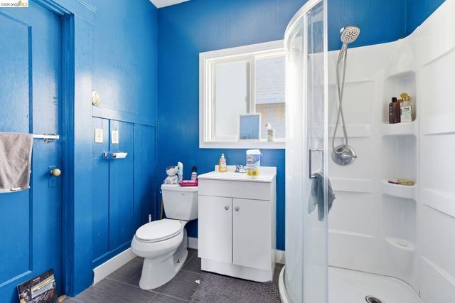 1102 10Th St, Oakland, CA 94607