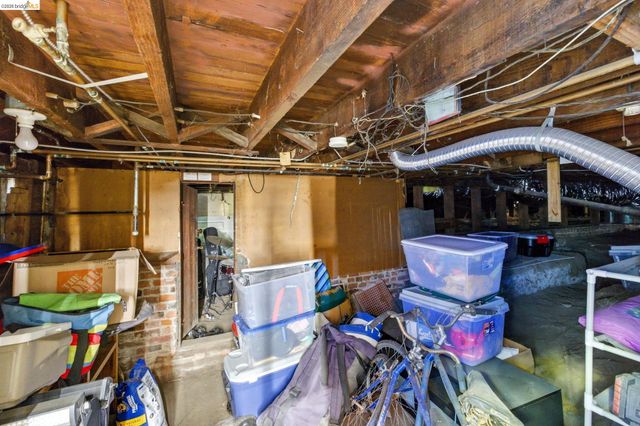 1102 10Th St, Oakland, CA 94607