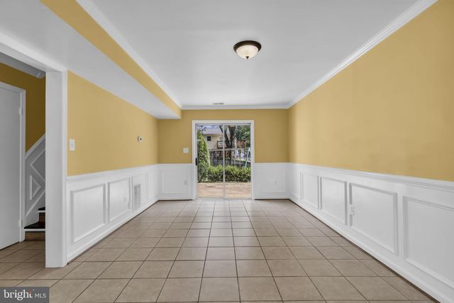 5566 SAINT CHARLES DR, Woodbridge, VA 22193