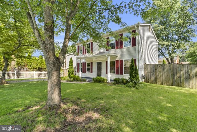 5566 SAINT CHARLES DR, Woodbridge, VA 22193