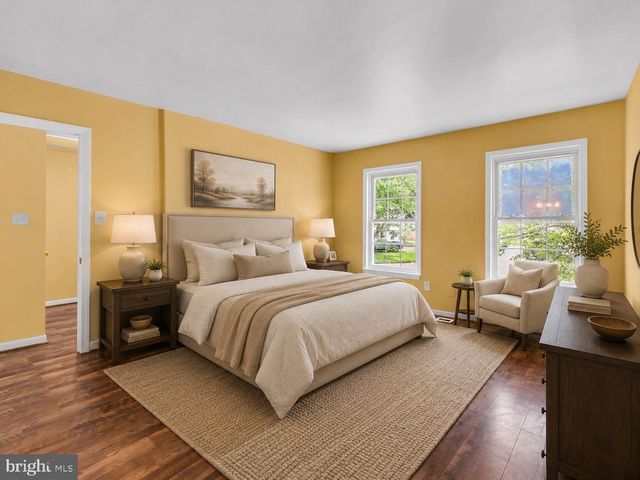 5566 SAINT CHARLES DR, Woodbridge, VA 22193