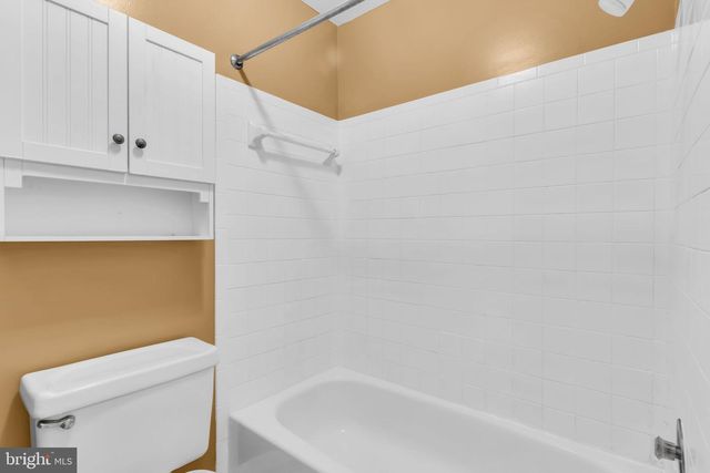 5566 SAINT CHARLES DR, Woodbridge, VA 22193
