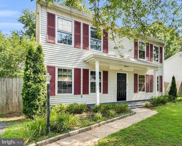 5566 SAINT CHARLES DR, Woodbridge, VA 22193