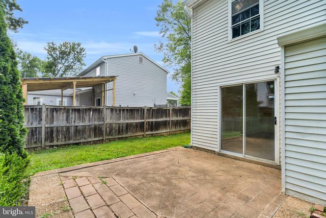 5566 SAINT CHARLES DR, Woodbridge, VA 22193