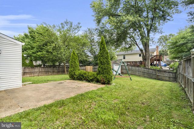5566 SAINT CHARLES DR, Woodbridge, VA 22193