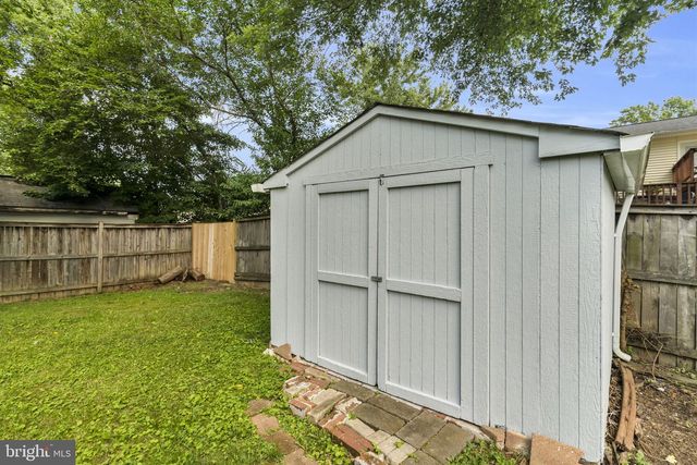5566 SAINT CHARLES DR, Woodbridge, VA 22193