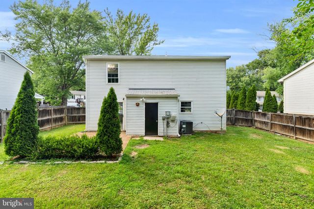 5566 SAINT CHARLES DR, Woodbridge, VA 22193