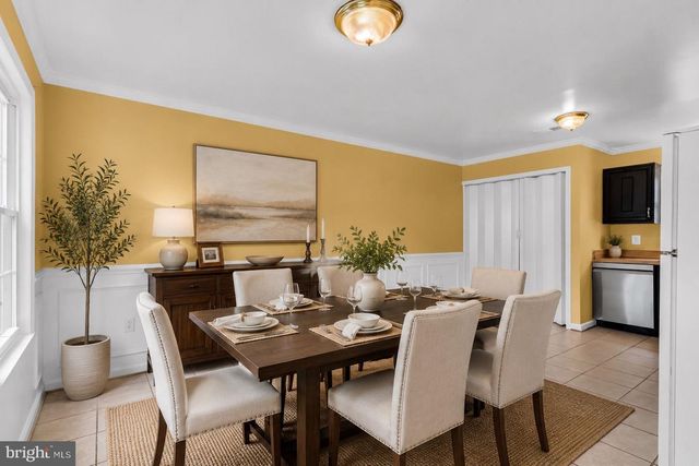 5566 SAINT CHARLES DR, Woodbridge, VA 22193