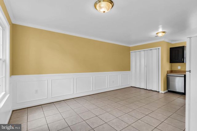 5566 SAINT CHARLES DR, Woodbridge, VA 22193