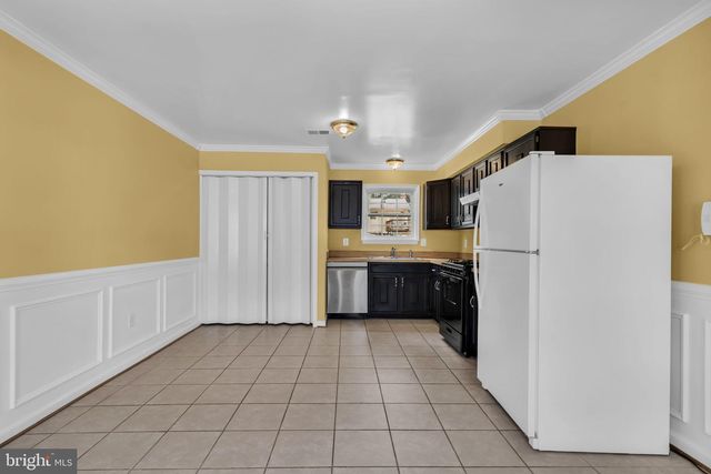 5566 SAINT CHARLES DR, Woodbridge, VA 22193