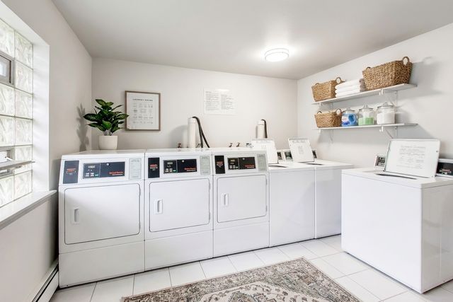 2A E DUNDEE QUARTER Drive 208, Palatine, IL 60074