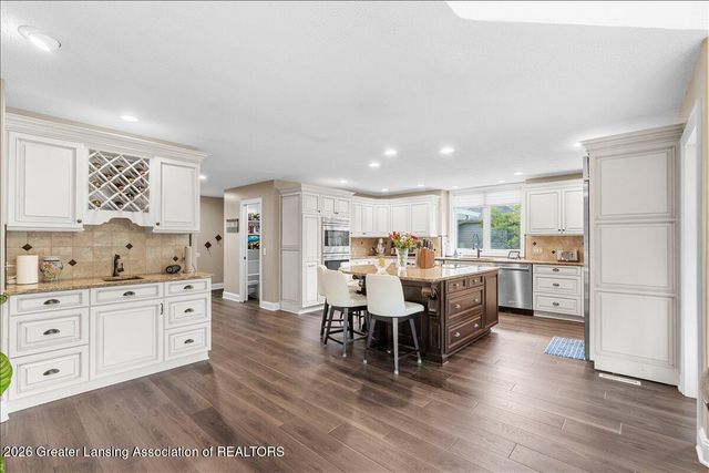 410 W Spring Meadows Lane, Dewitt, MI 48820