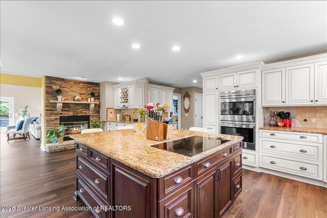 410 W Spring Meadows Lane, Dewitt, MI 48820