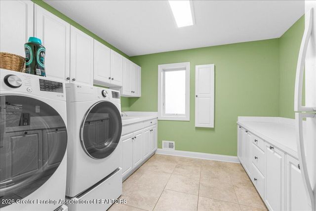 410 W Spring Meadows Lane, Dewitt, MI 48820