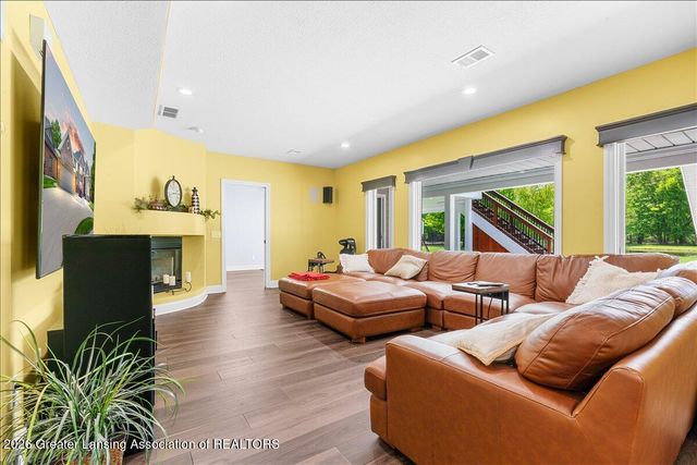 410 W Spring Meadows Lane, Dewitt, MI 48820