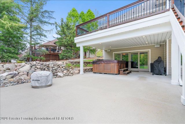 410 W Spring Meadows Lane, Dewitt, MI 48820