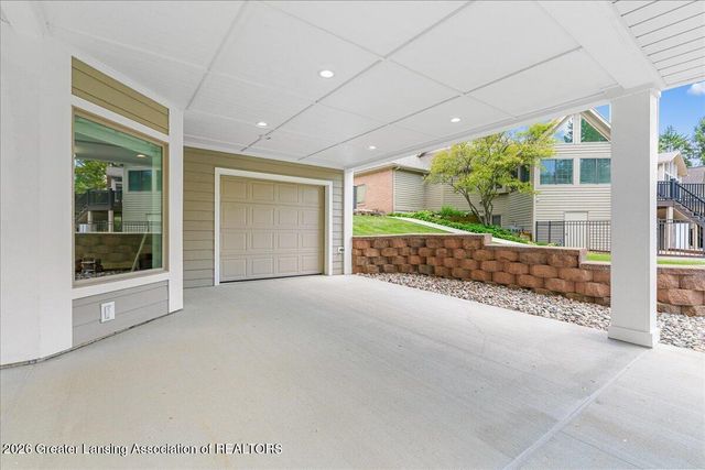 410 W Spring Meadows Lane, Dewitt, MI 48820