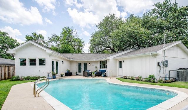 4144 Whitfield Avenue, Fort Worth, TX 76109