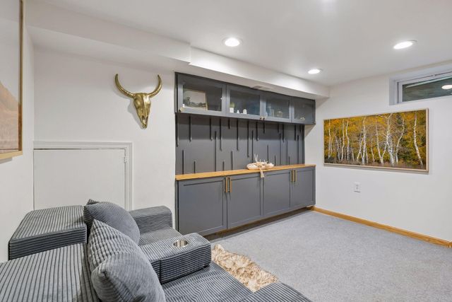 2510 W 22nd Street, Minneapolis, MN 55405