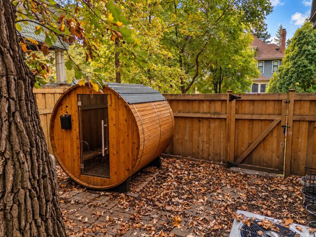 2510 W 22nd Street, Minneapolis, MN 55405