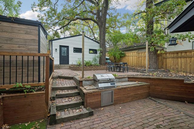 2510 W 22nd Street, Minneapolis, MN 55405