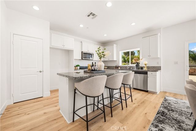 24083 Dusty Trail Way, Menifee, CA 92587