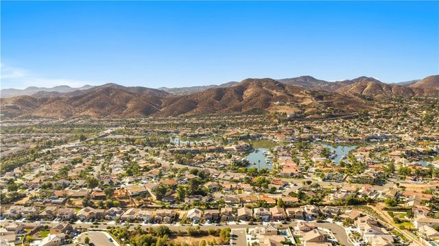 24083 Dusty Trail Way, Menifee, CA 92587