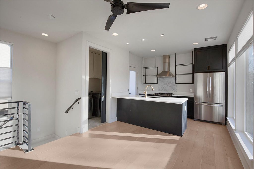 1708 Perez ST B, Austin, TX 78721