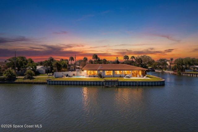 200 Rose Drive, Cocoa Beach, FL 32931