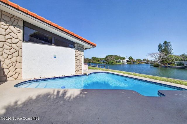 200 Rose Drive, Cocoa Beach, FL 32931