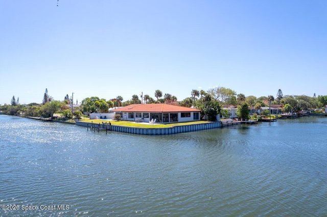 200 Rose Drive, Cocoa Beach, FL 32931