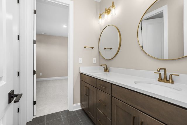 5957 Hunt Valley Drive, Spring Hill, TN 37174