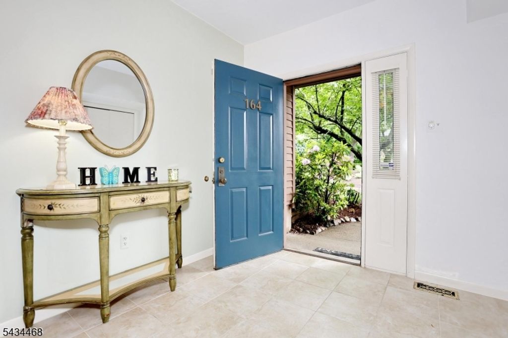 164 Winchester Ct, Washington Twp., NJ 07676 — photo 3