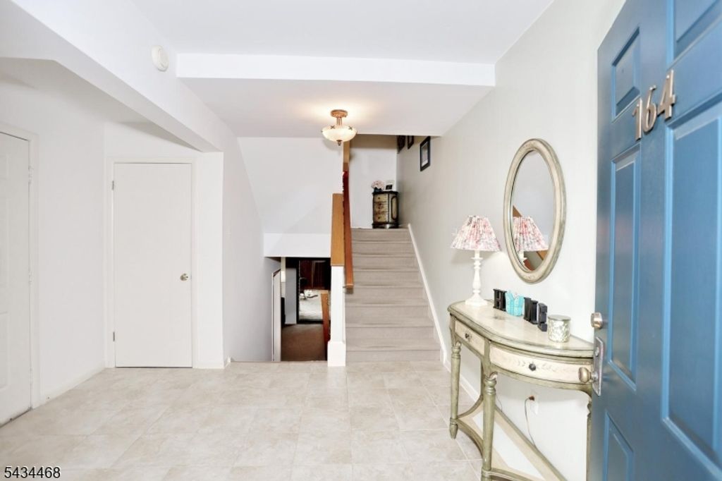 164 Winchester Ct, Washington Twp., NJ 07676 — photo 4