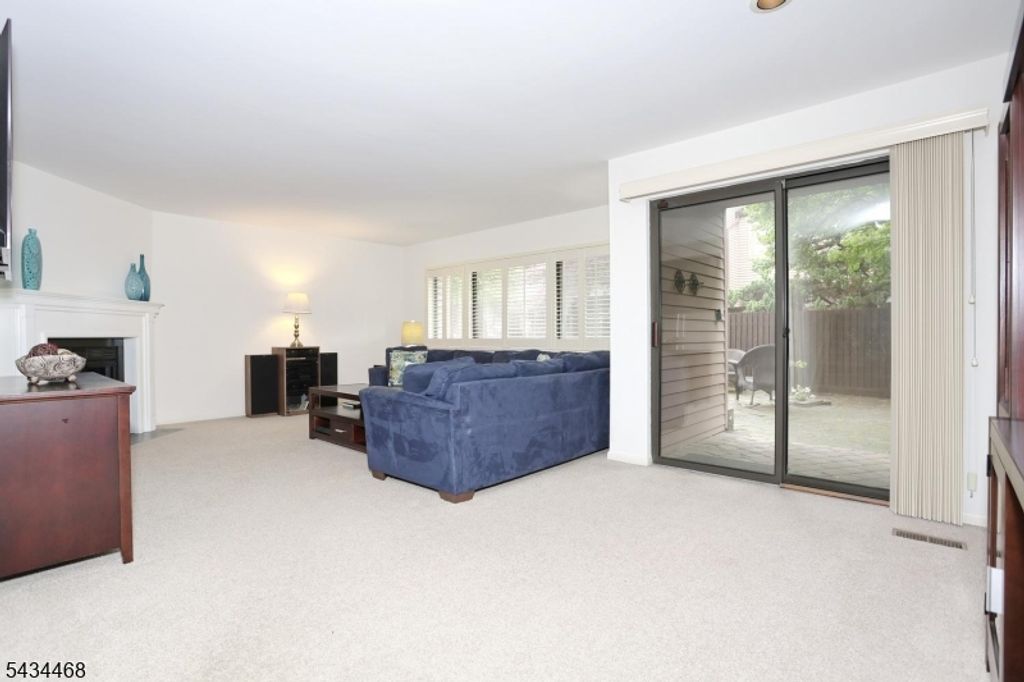 164 Winchester Ct, Washington Twp., NJ 07676 — photo 5