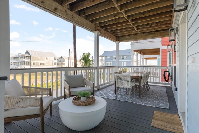 11372 Starfish Drive, Galveston, TX 77554