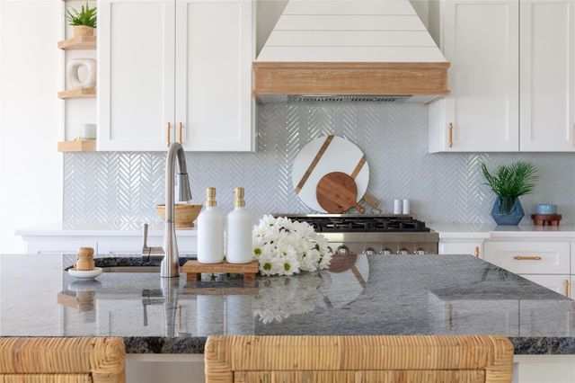 11372 Starfish Drive, Galveston, TX 77554