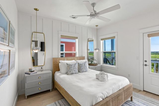 11372 Starfish Drive, Galveston, TX 77554