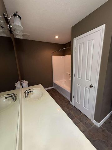 510 E Grace Street, Republic, MO 65738