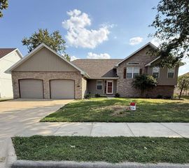 510 E Grace Street, Republic, MO 65738