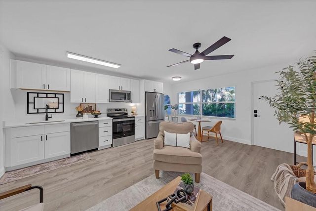 224 6TH AVENUE N 5, St Petersburg, FL 33701