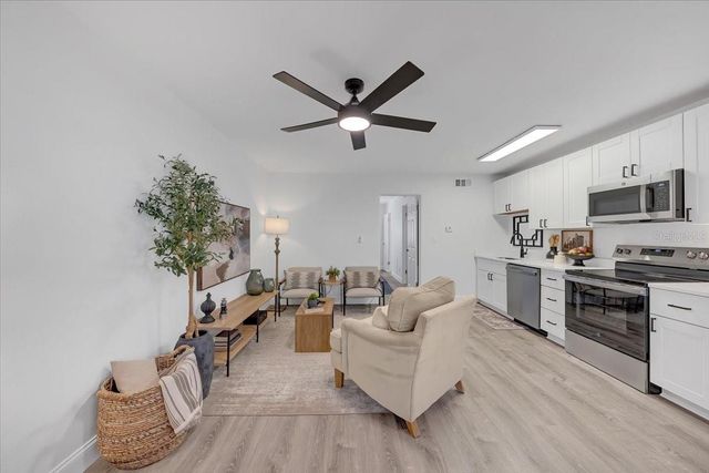 224 6TH AVENUE N 5, St Petersburg, FL 33701