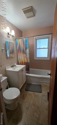 30 W Maxlow Avenue, Hazel Park, MI 48030
