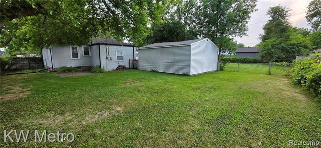 30 W Maxlow Avenue, Hazel Park, MI 48030