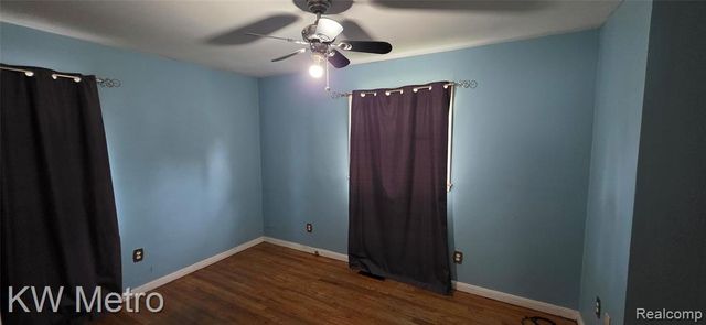 30 W Maxlow Avenue, Hazel Park, MI 48030