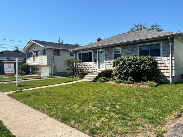 245 Garden Street, Westbury, NY 11590