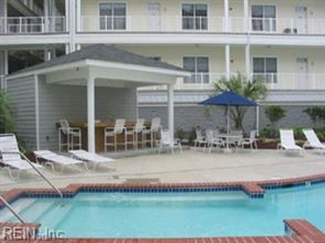 204 Sandbridge Rd Unit 207, Virginia Beach, VA 23456