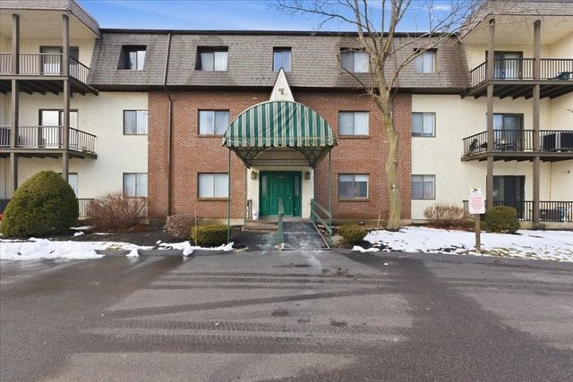 232 Canton St 308, Randolph, MA 02368